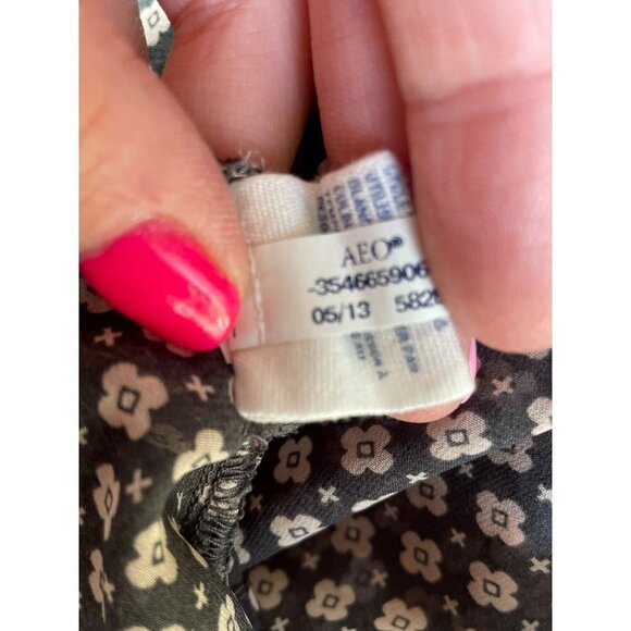 American Eagle Outfitters Shirt Top Button Front Floral Long Sleeve XS - Picture 8 of 8